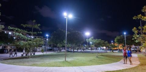 Prefeitura de Maceió restaura 50 pontos de iluminação no Conjunto José Tenório