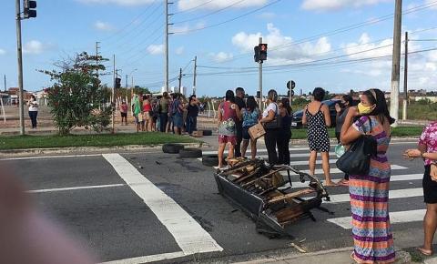 Moradores do São Jorge bloqueiam Josepha de Mello em protesto por ônibus 